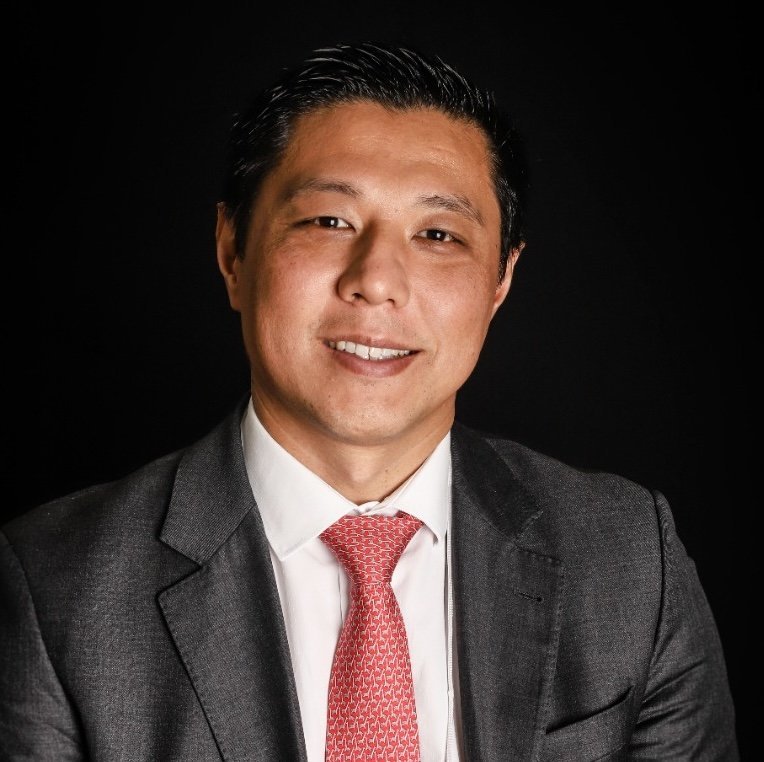 Prof. Dr. Alan Hatanaka — Obstetra especialista em alto risco em São Paulo